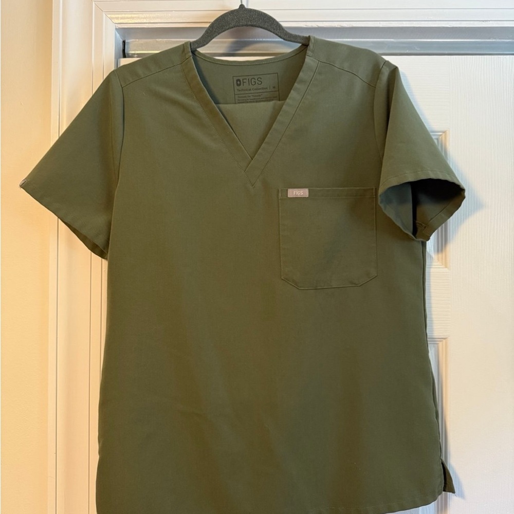 Figs Moss Set with orange tie